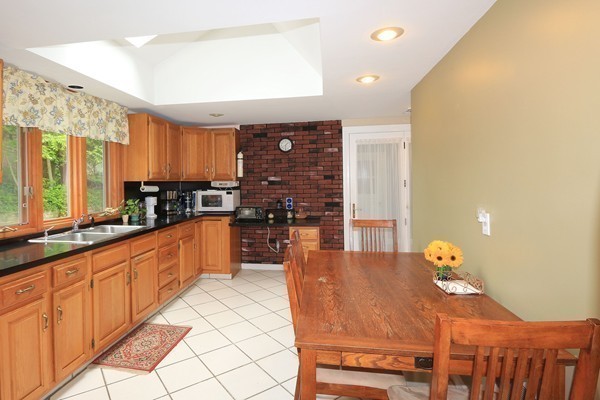 30 Davelin Road Wayland, MA 01778 - Photo 8 of 25 Gallery Image 8