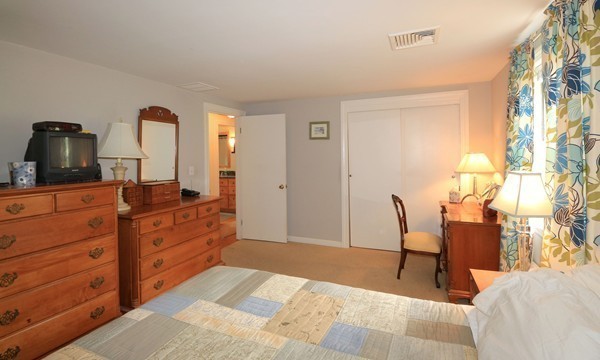 30 Davelin Road Wayland, MA 01778 - Photo 10 of 25 Gallery Image 10
