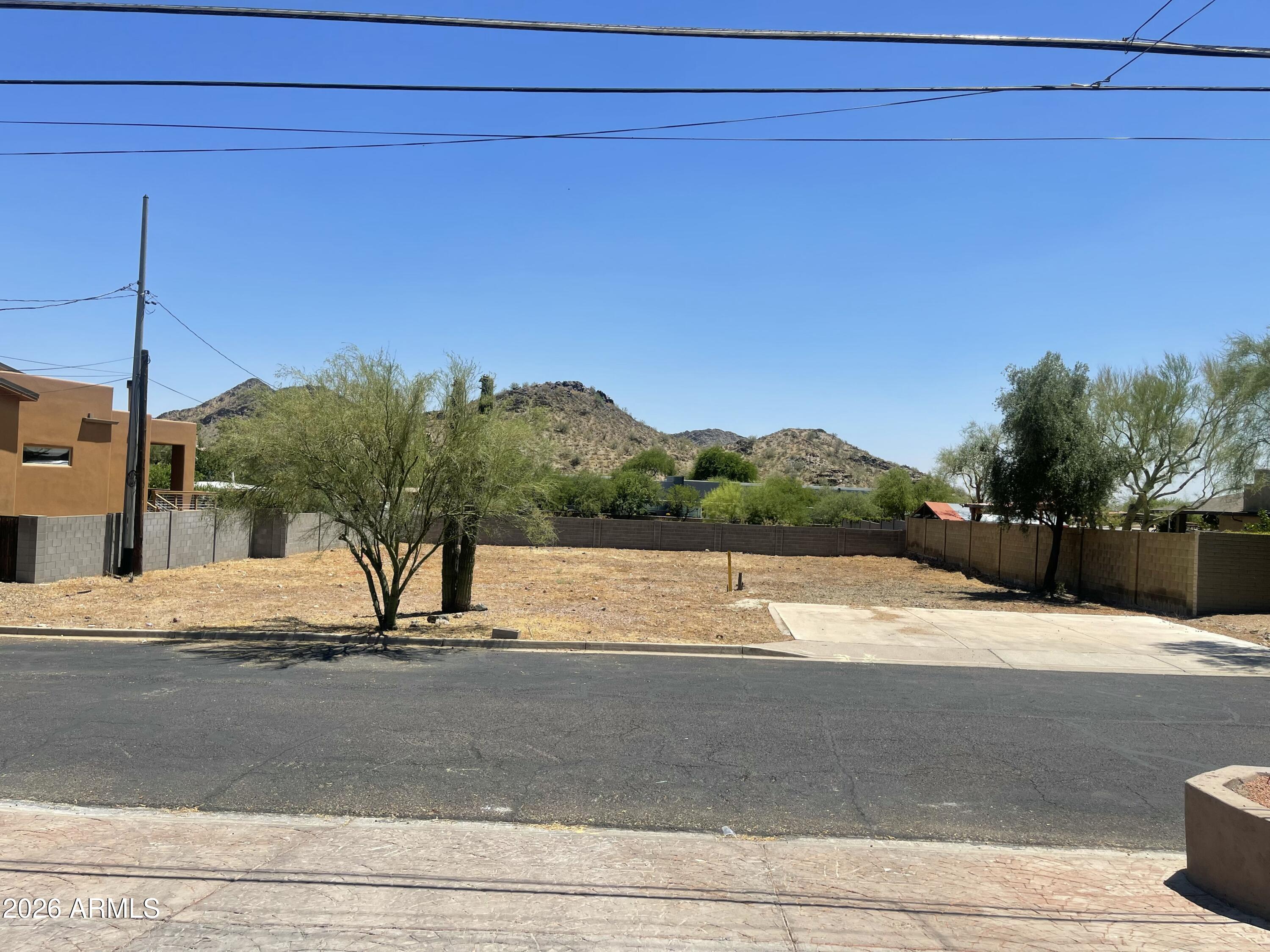 1833 East Ronald Road Phoenix, AZ 85022 - Photo 1 of 1 IMG_5459