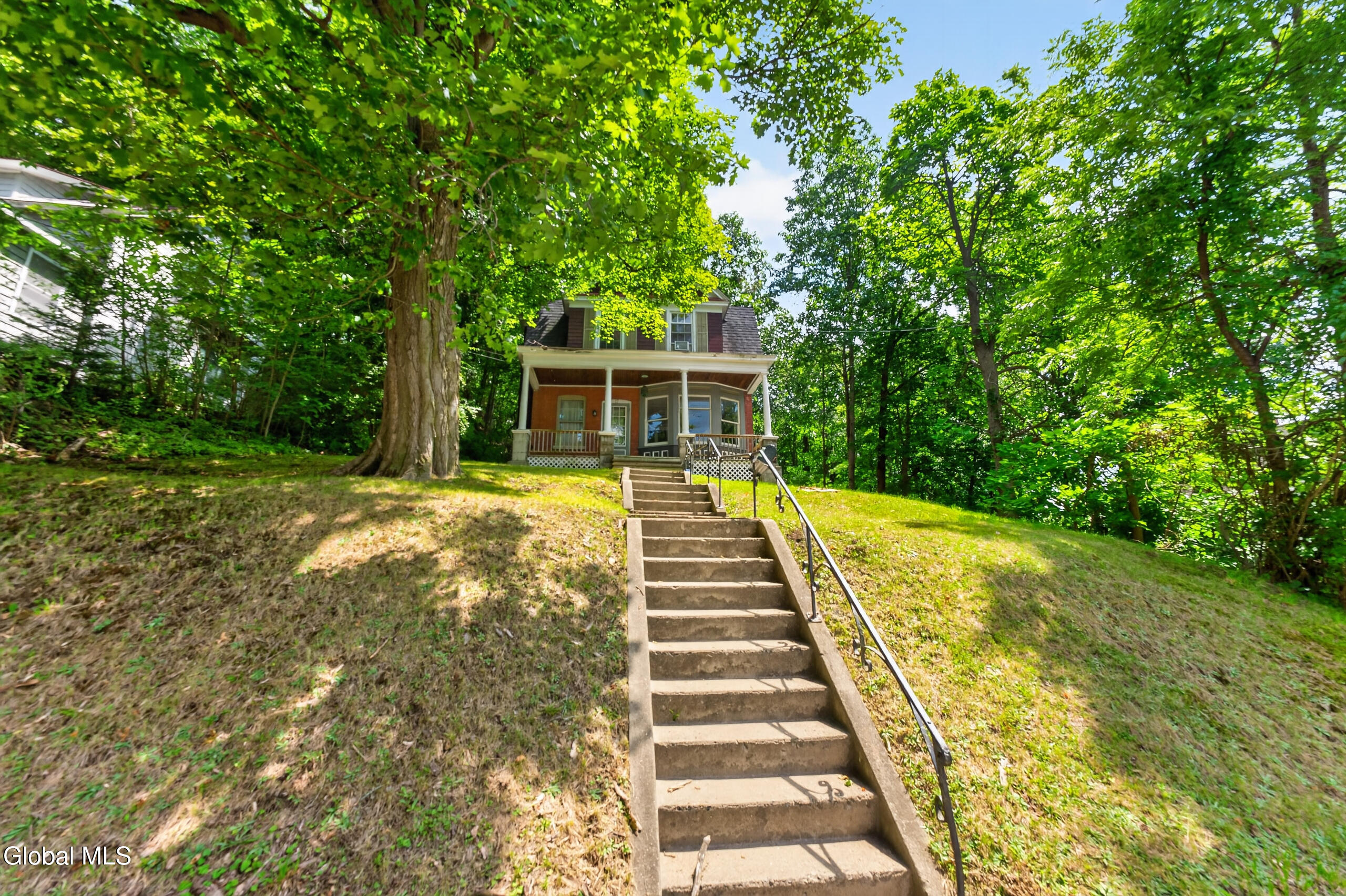 17 Northampton Road Amsterdam, NY 12010 - Photo 2 of 43 0 Front 1