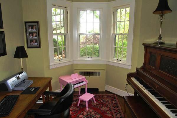 730 White Oak Road Southwest Roanoke, VA 24014 - Photo 4 of 35 Office/Music Room
