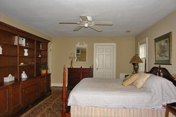 730 White Oak Road Southwest Roanoke, VA 24014 - Photo 32 of 35 Master Bedroom