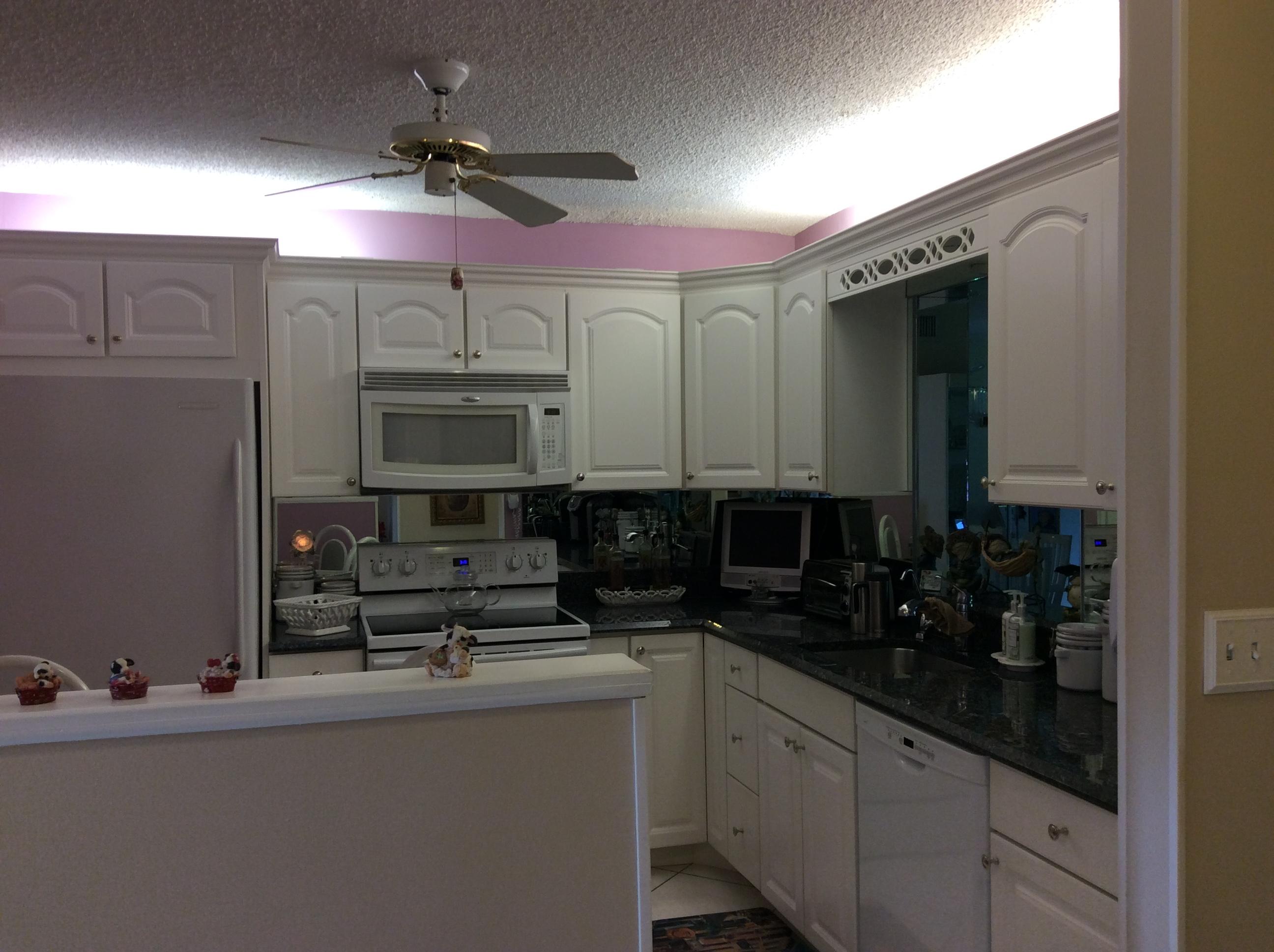 9095 Flynn Circle, Unit 3 Boca Raton, FL 33496 - Photo 2 of 21 Kitchen