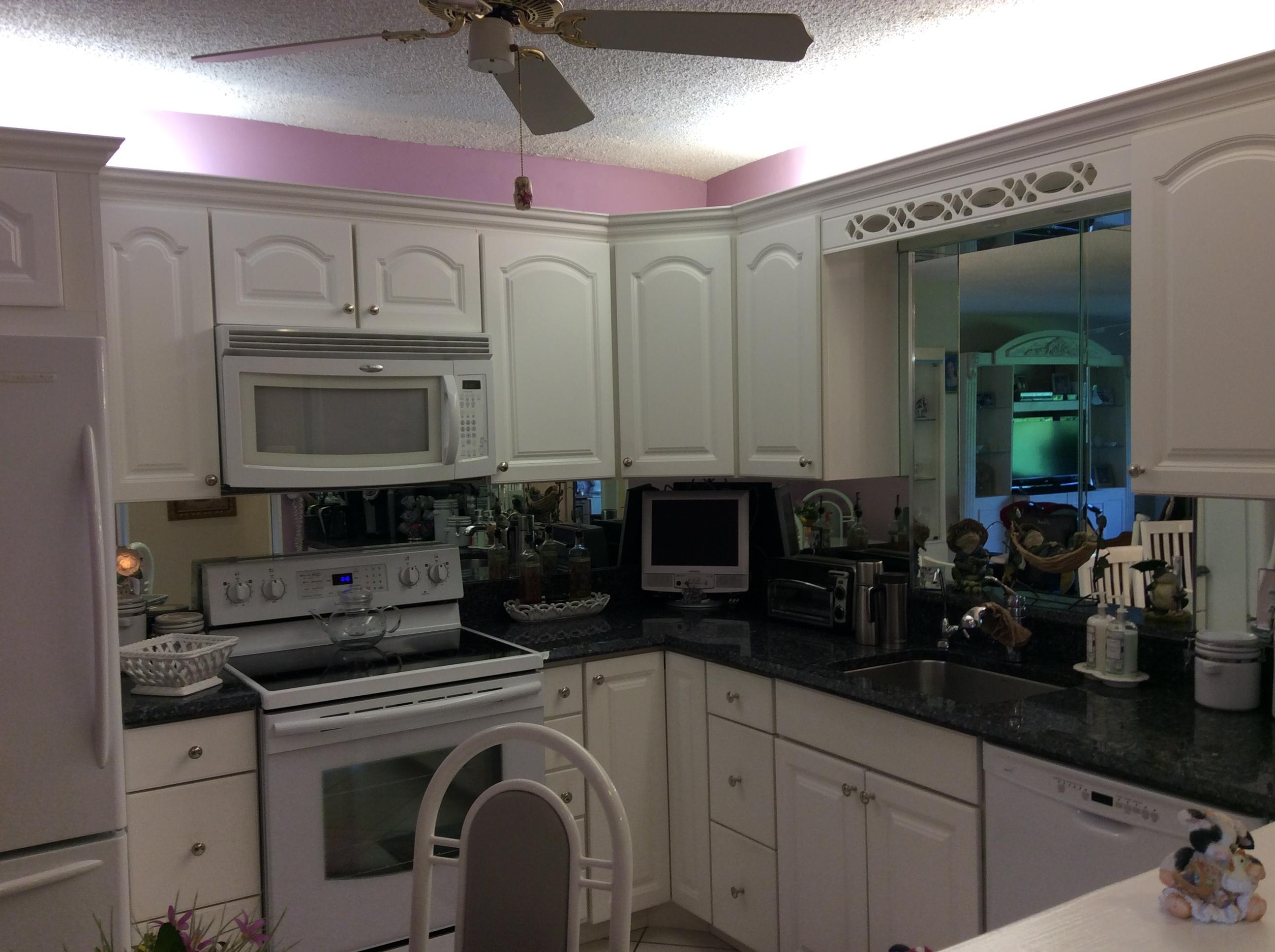 9095 Flynn Circle, Unit 3 Boca Raton, FL 33496 - Photo 4 of 21 Kitchen