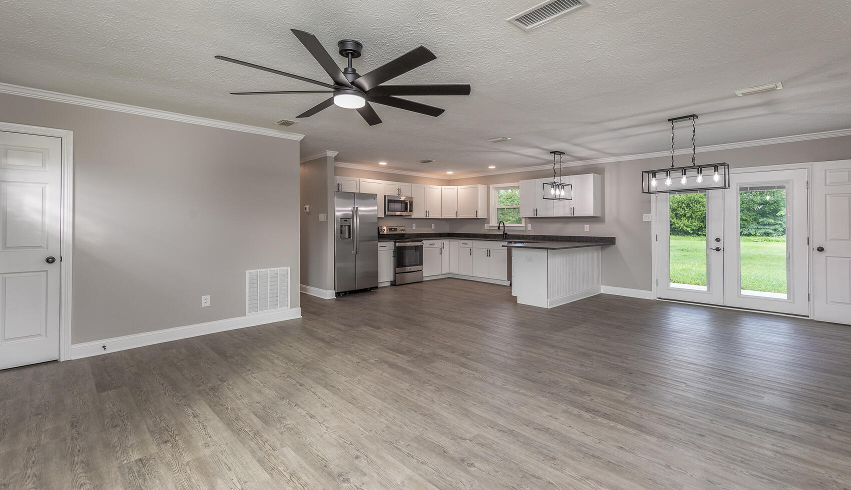 424 Marsailles Rd Versailles M Jones Sho