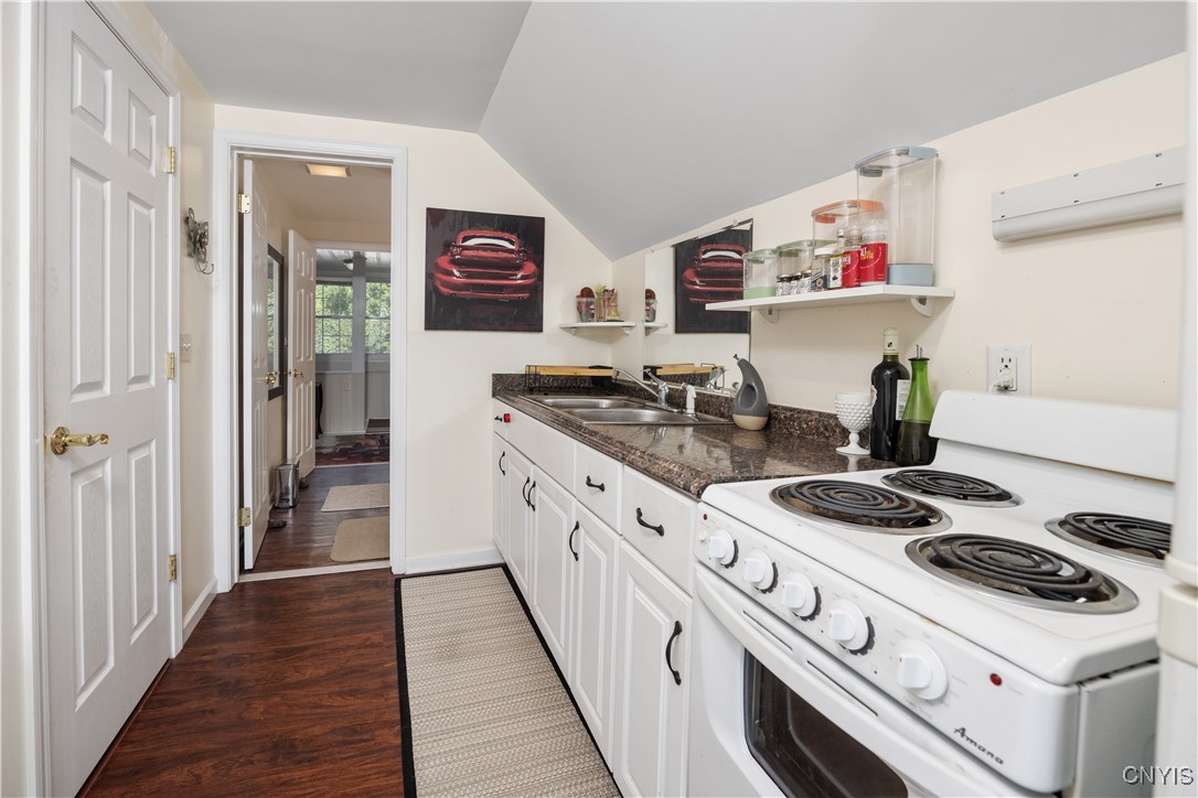 327 Vann Street Syracuse, NY 13206 - Photo 23 of 45 attic Loft Kitchen