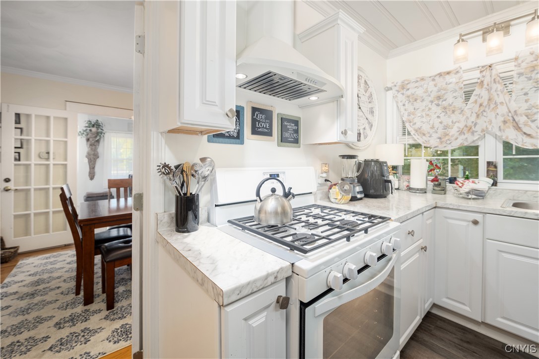 327 Vann Street Syracuse, NY 13206 - Photo 7 of 45