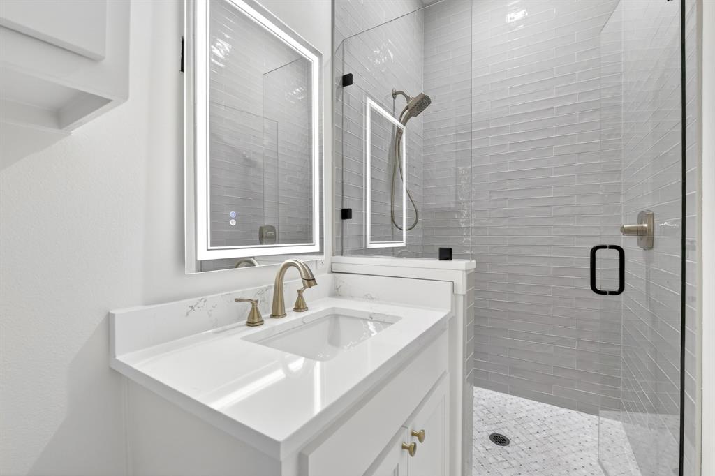 10373 Bobbie Lane Pilot Point, TX 76258 - Photo 22 of 40 Ensuite full bath located downstairs