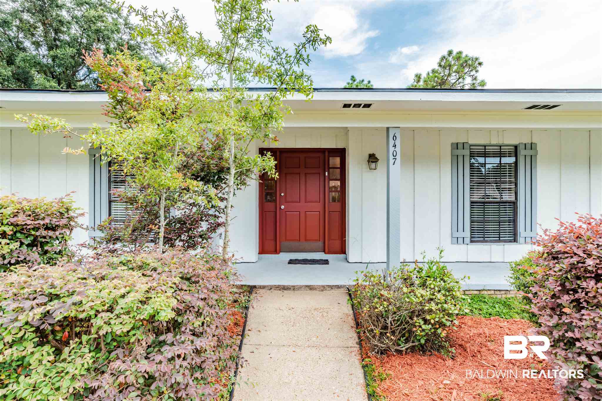 6407 Gas Light Lane North Mobile, AL 36695 - Photo 2 of 26