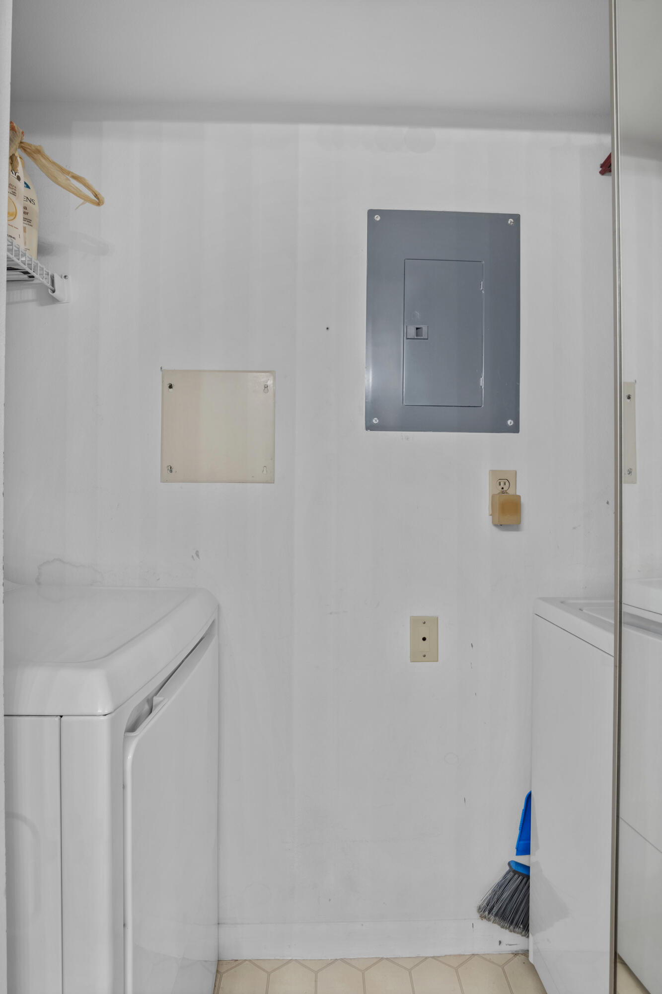 2512 Southeast Anchorage Cove, Unit B1 Port St. Lucie, FL 34952 - Photo 24 of 35 a bathroom with a toilet