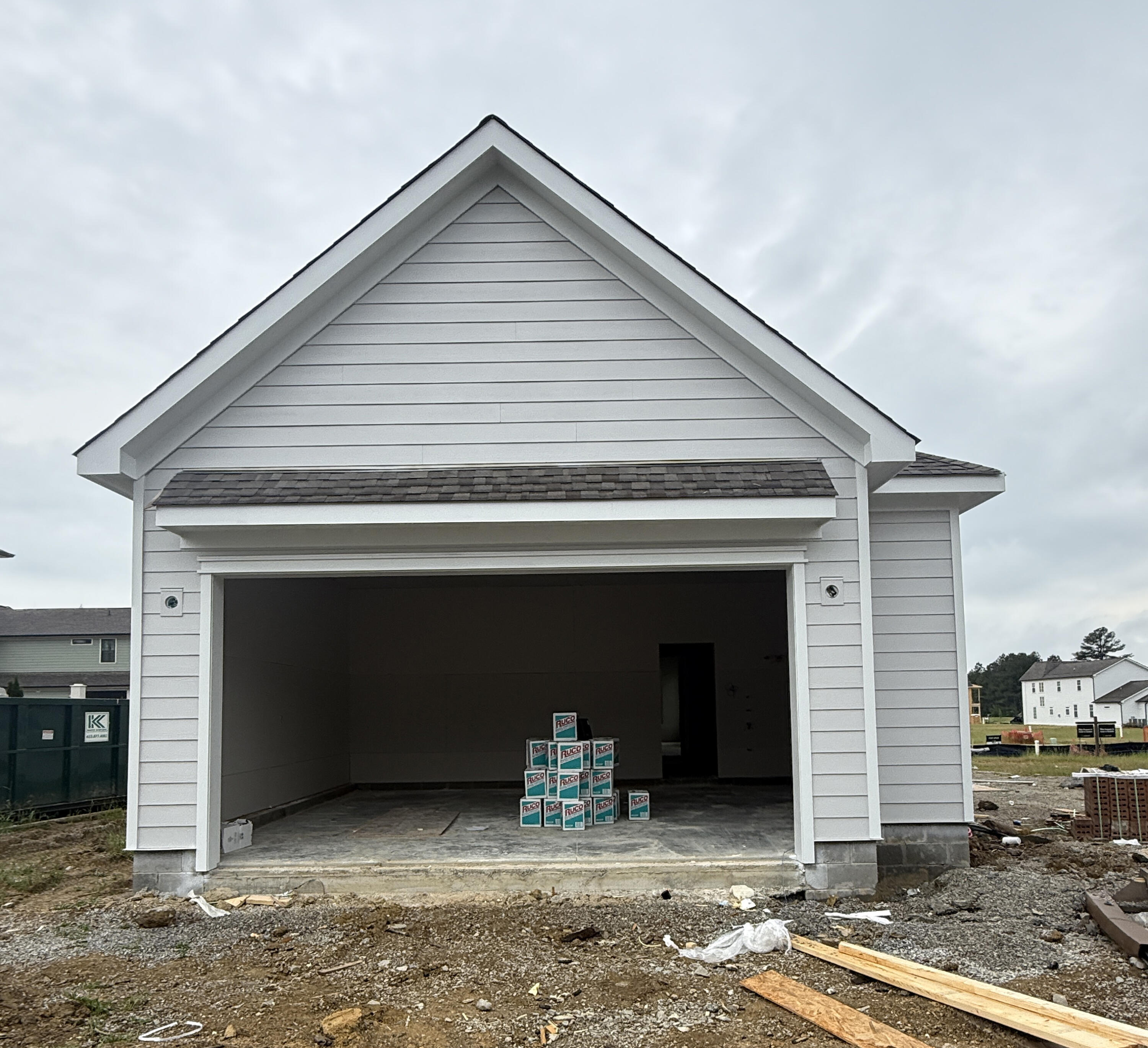 8017 Honeycomb Lane Chattanooga, TN 37421 - Photo 2 of 23 2-Car Garage