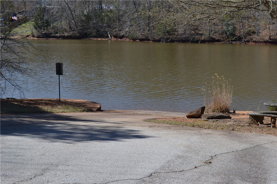 827 Audubon Place Iva, SC 29655 - Photo 7 of 7 Easy access to the lake for all your recreational needs.