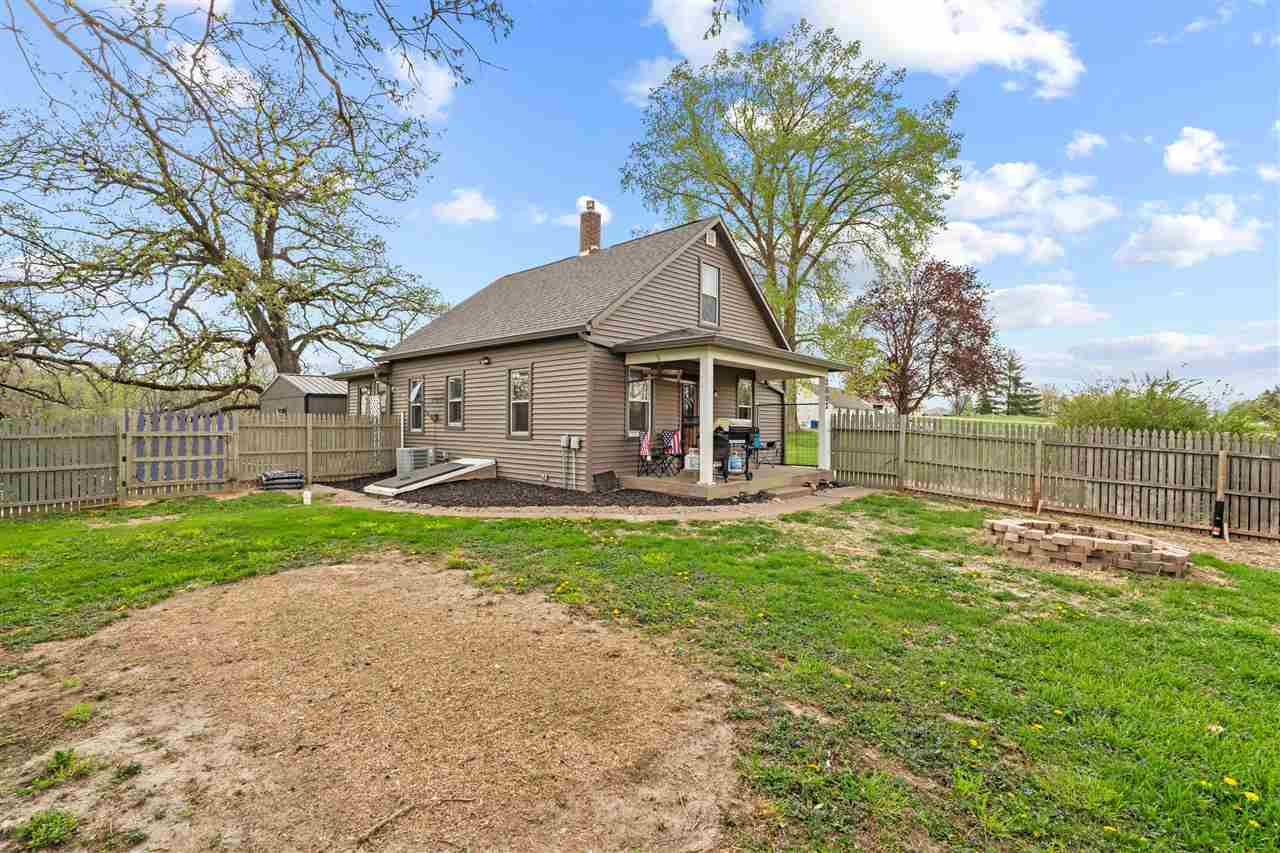 3802 Tipton Road Muscatine, IA 52761 - Photo 2 of 44 Gallery Image 2
