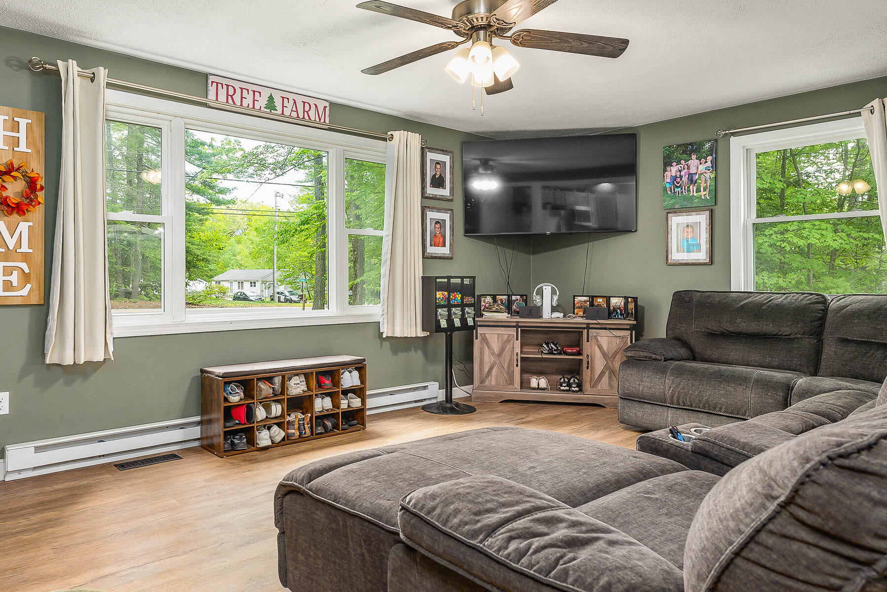 118 Mt Hope Road Sanford, ME 04073 - Photo 12 of 35 Living Room