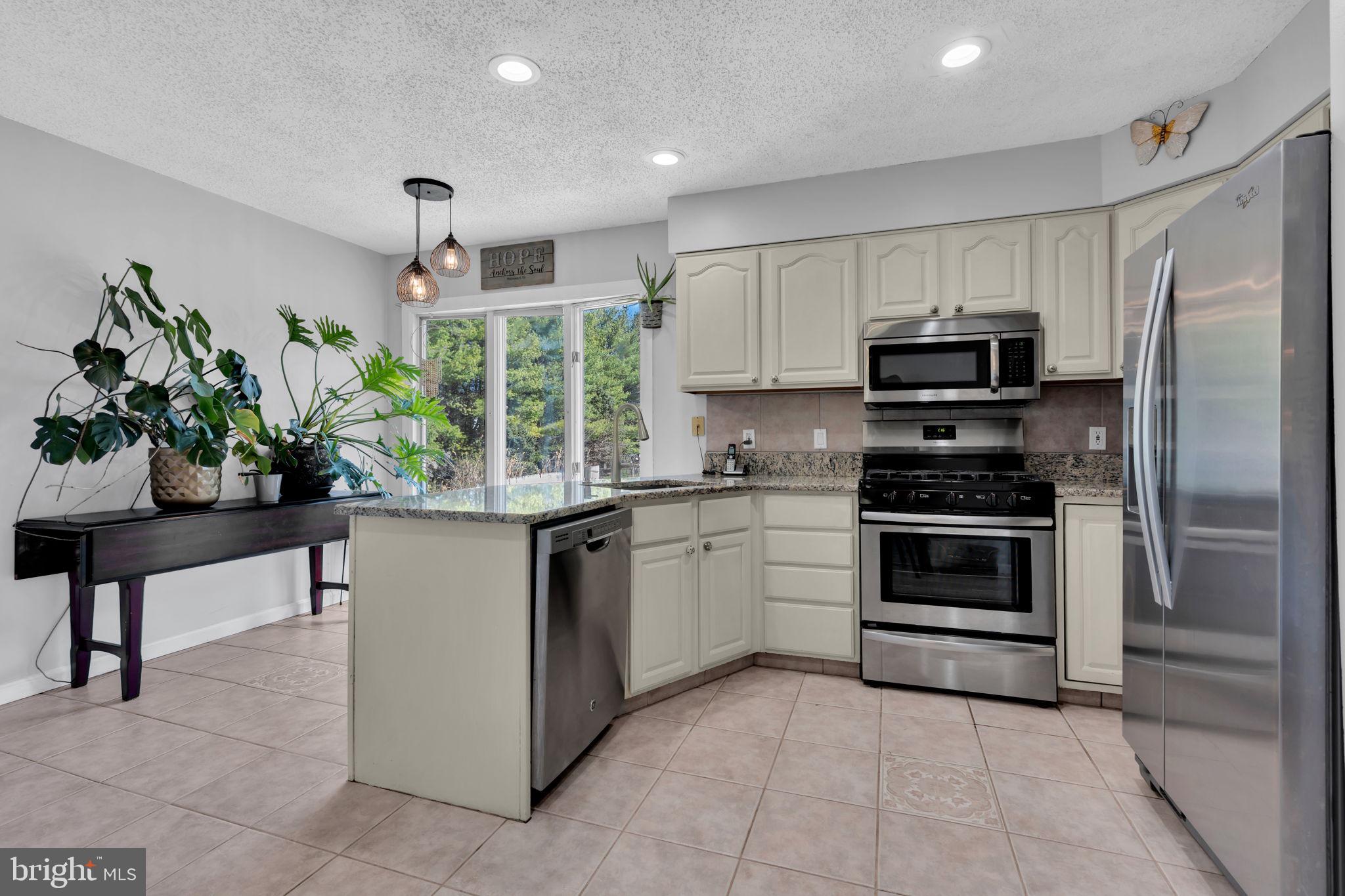 162 Millstone Road Millstone Township, NJ 08535 - Photo 11 of 50