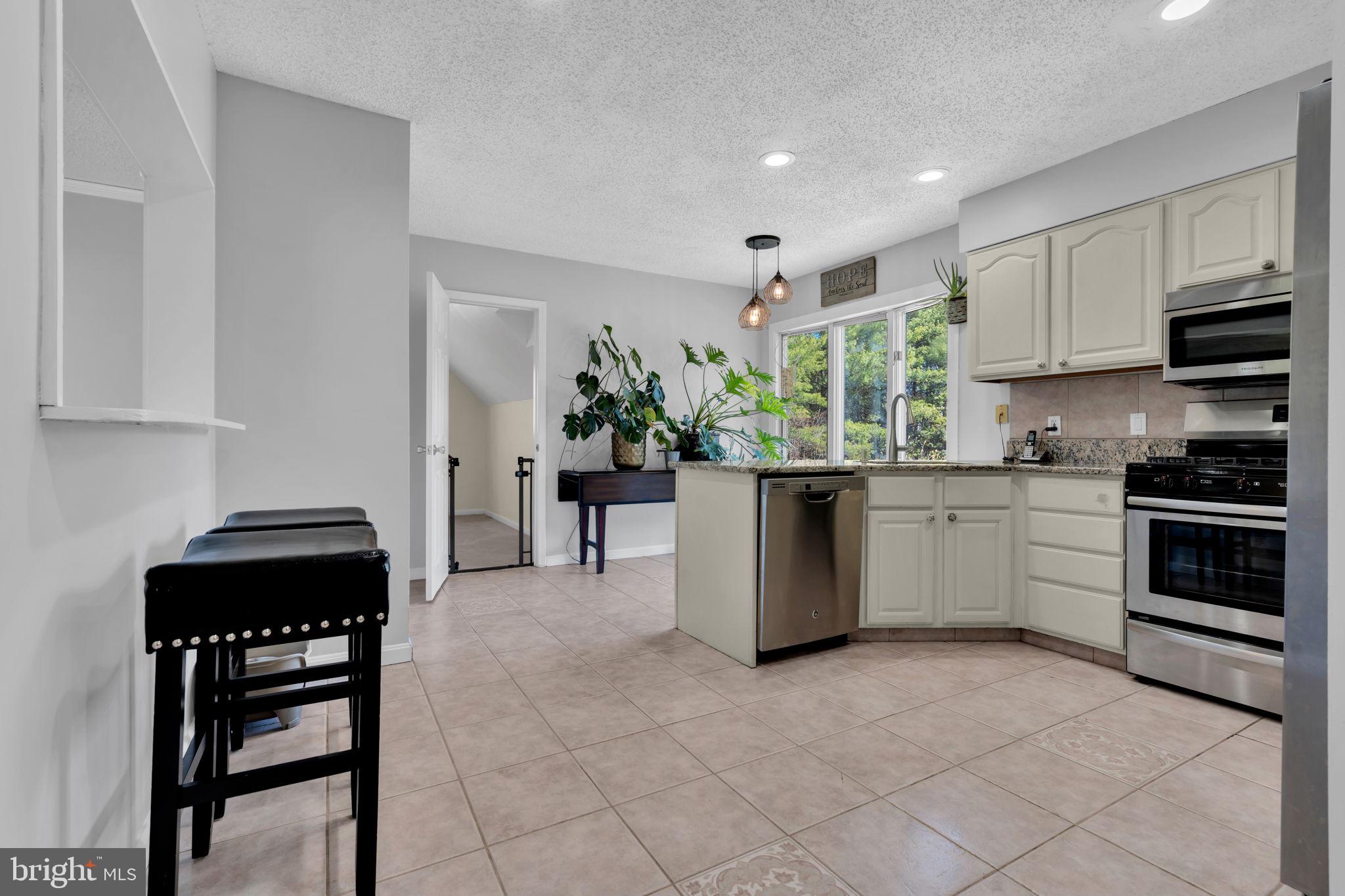 162 Millstone Road Millstone Township, NJ 08535 - Photo 10 of 50