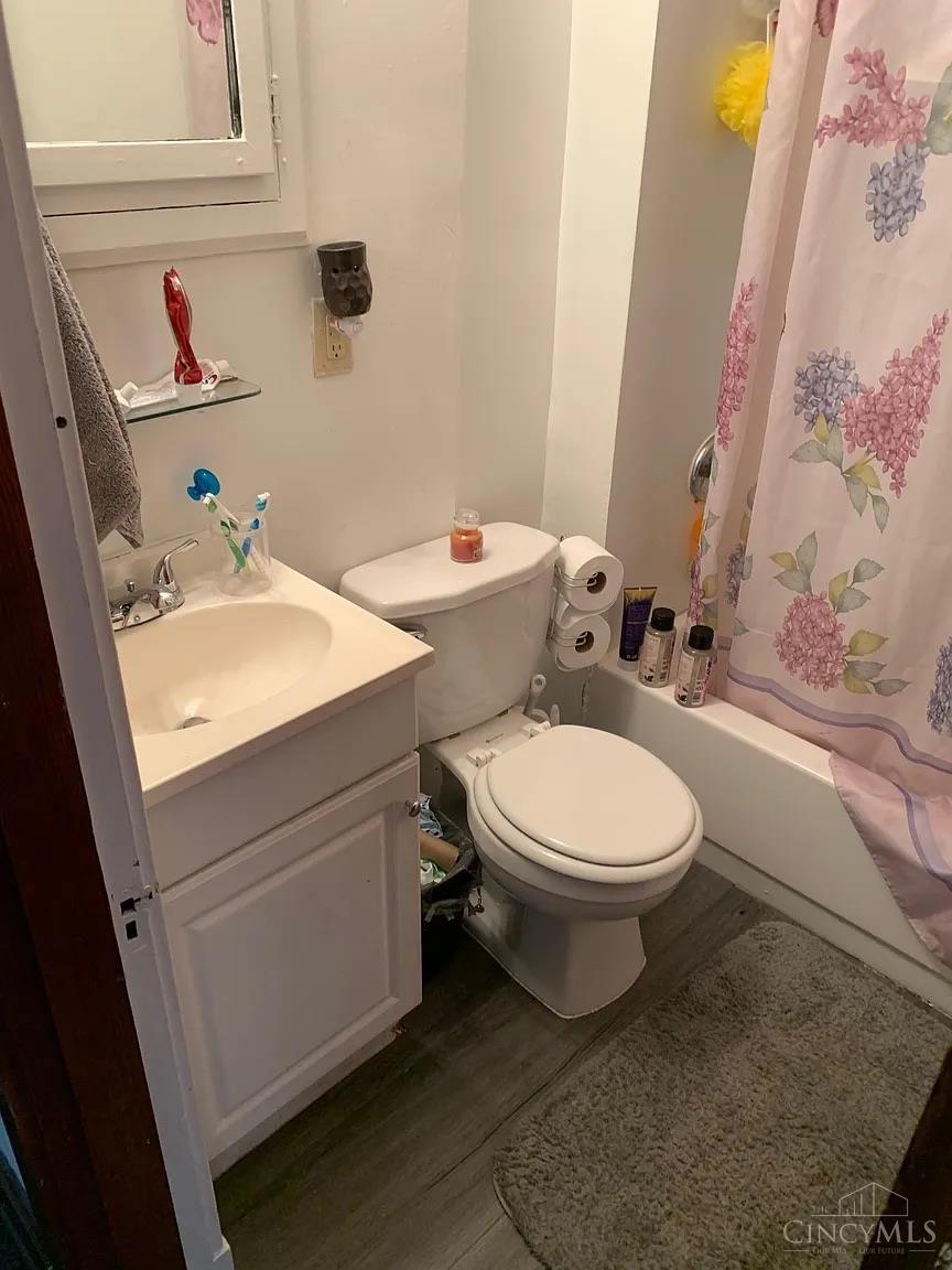727 Riddle Road Cincinnati, OH 45220 - Photo 13 of 15