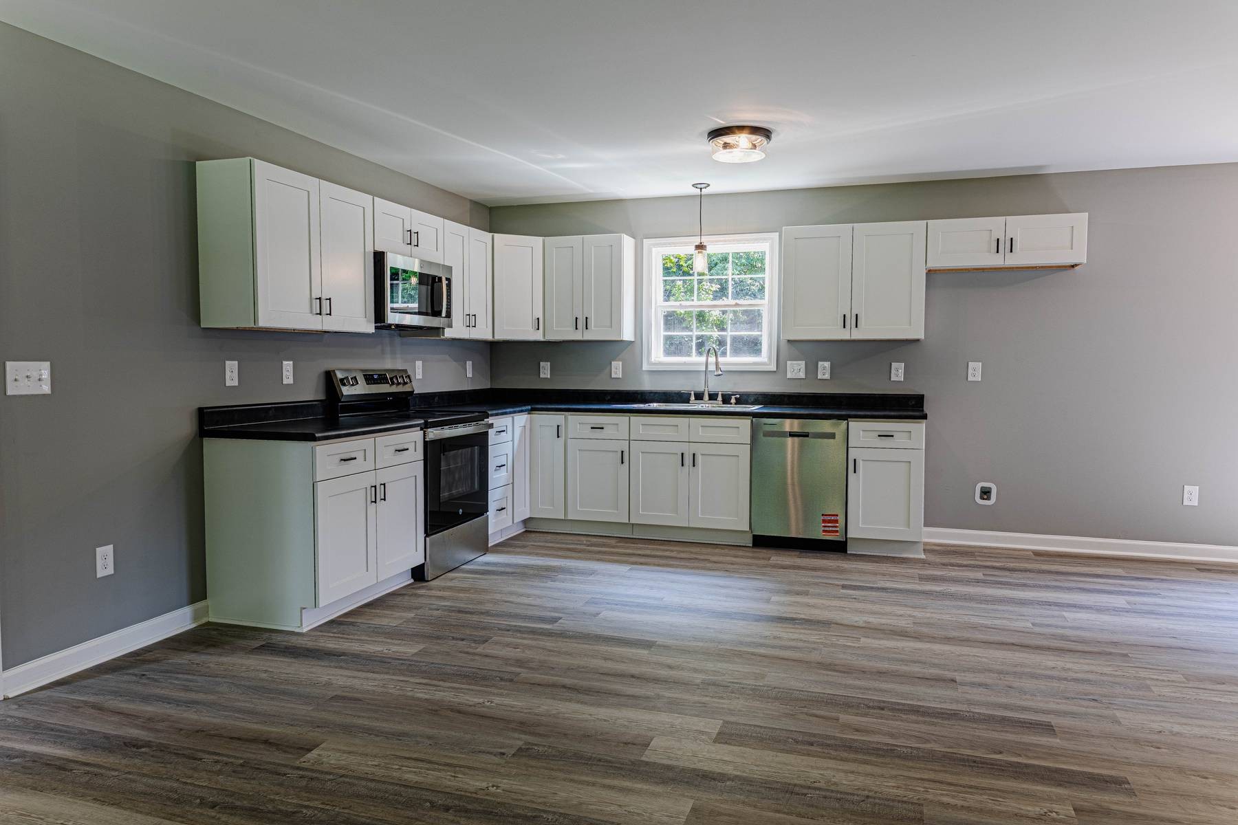 259 Longbranch Road Hohenwald, TN 38462 - Photo 10 of 27 Gallery Image 10