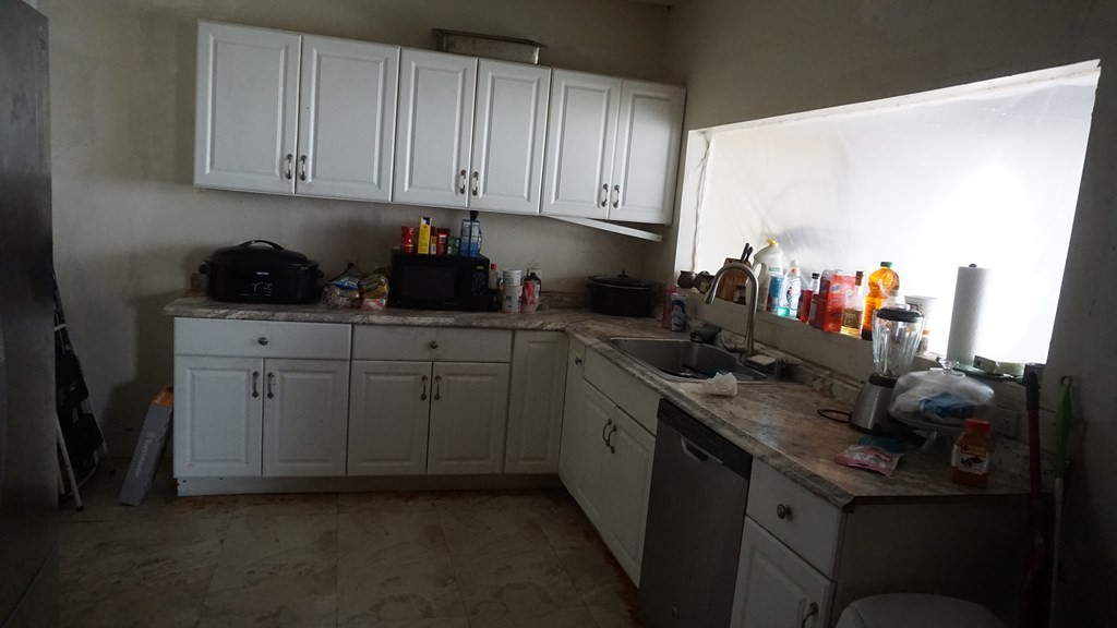 53 Sherman Street Springfield, MA 01109 - Photo 3 of 10 Gallery Image 3