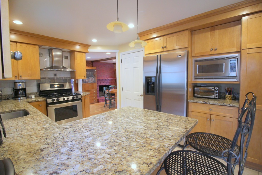 4 Bacon Road Framingham, MA 01701 - Photo 8 of 30 Gallery Image 8