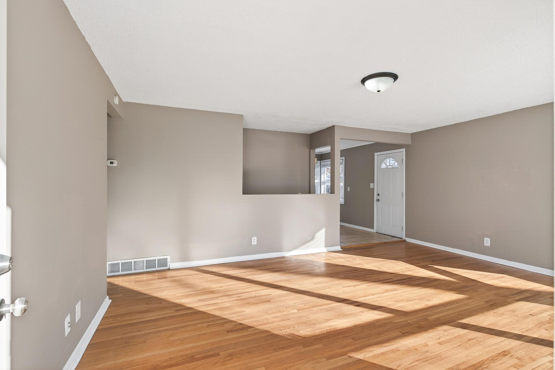 1589 East Euclid Street St. Paul, MN 55106 - Photo 2 of 26