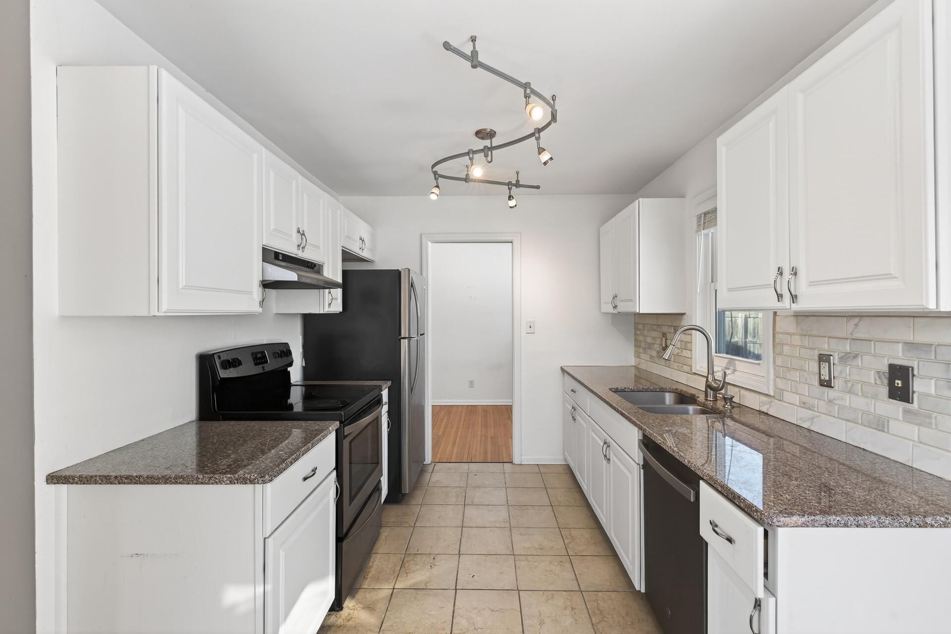 1589 East Euclid Street St. Paul, MN 55106 - Photo 8 of 26