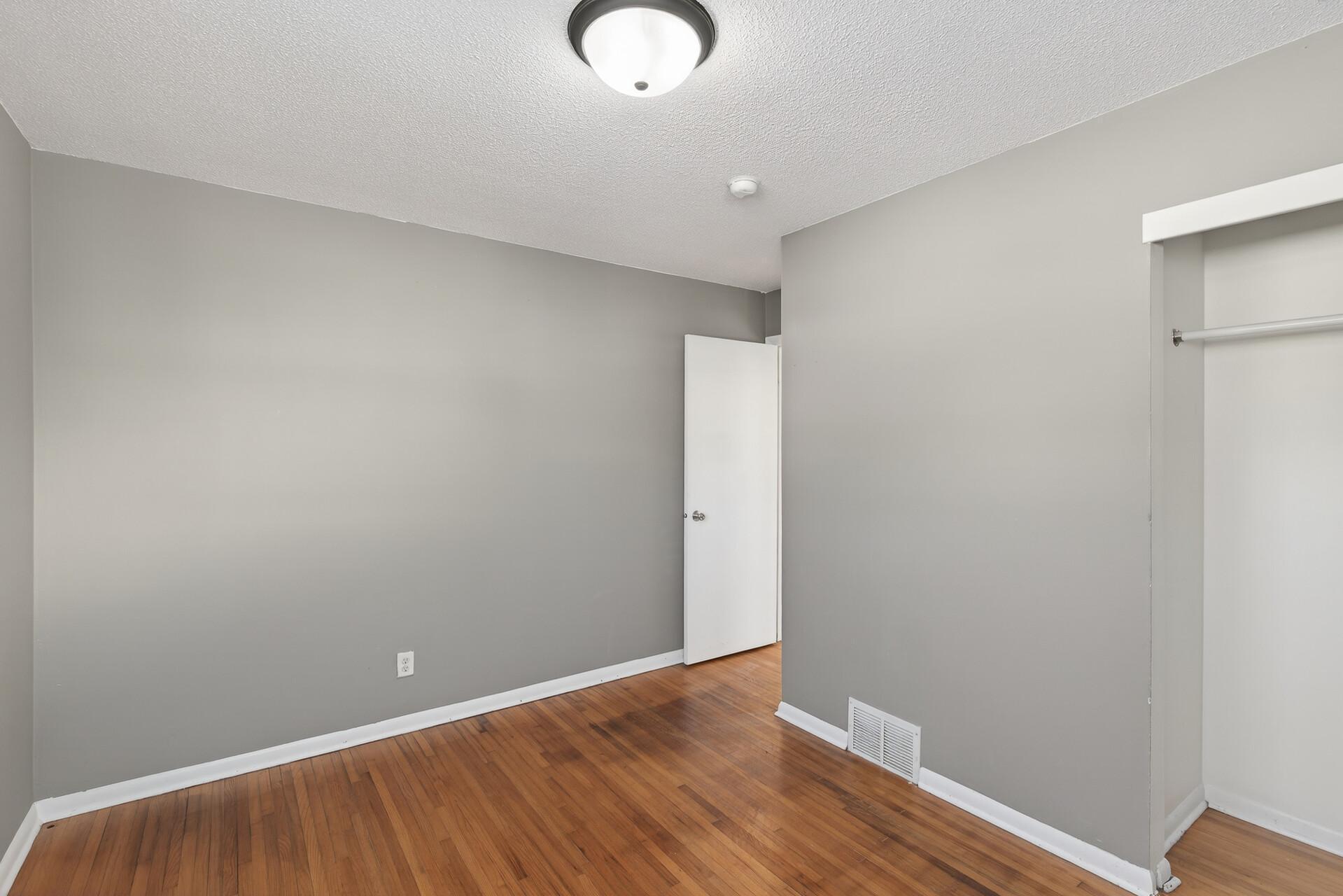 1589 East Euclid Street St. Paul, MN 55106 - Photo 10 of 26