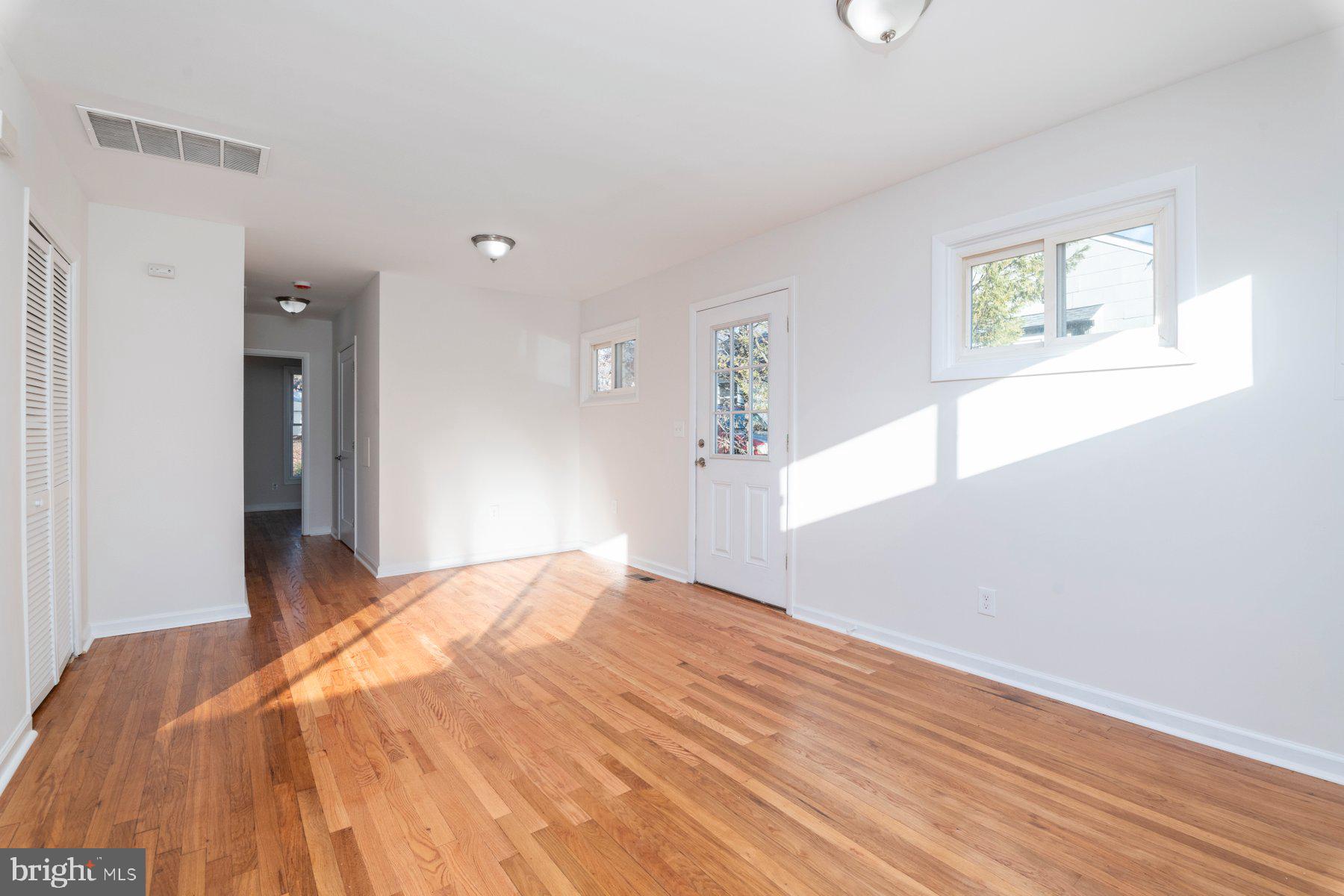 7906 Bon Air Road Baltimore, MD 21234 - Photo 5 of 26 Gallery Image 5
