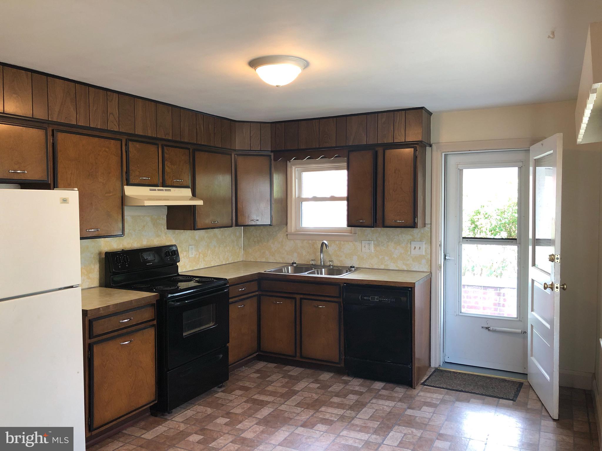 1615 Mount Laurel Road Temple, PA 19560 - Photo 7 of 17