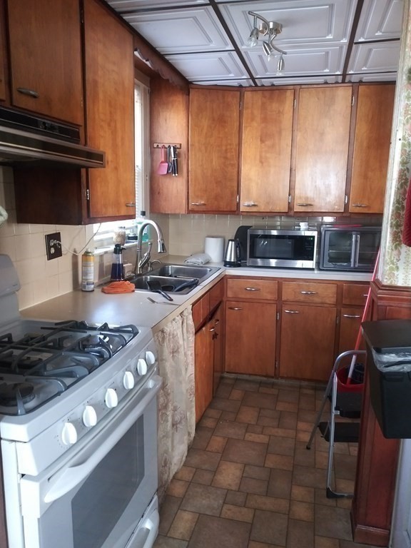 12 Hanna Road Worcester, MA 01602 - Photo 14 of 34 Gallery Image 14