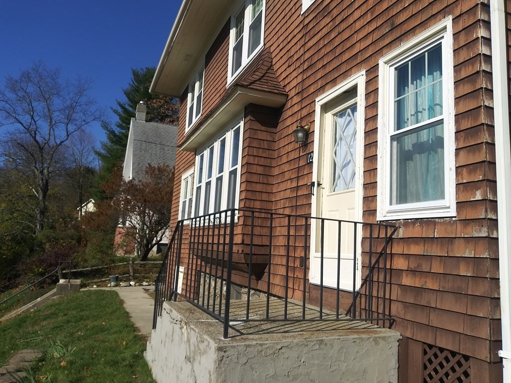12 Hanna Road Worcester, MA 01602 - Photo 5 of 34 Gallery Image 5