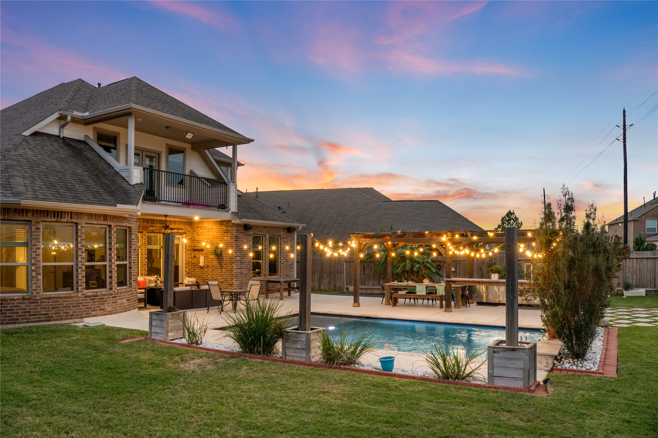 7518 Windsong Bend Road Spring, TX 77379 - Photo 43 of 49 a view of a house with a swimming pool