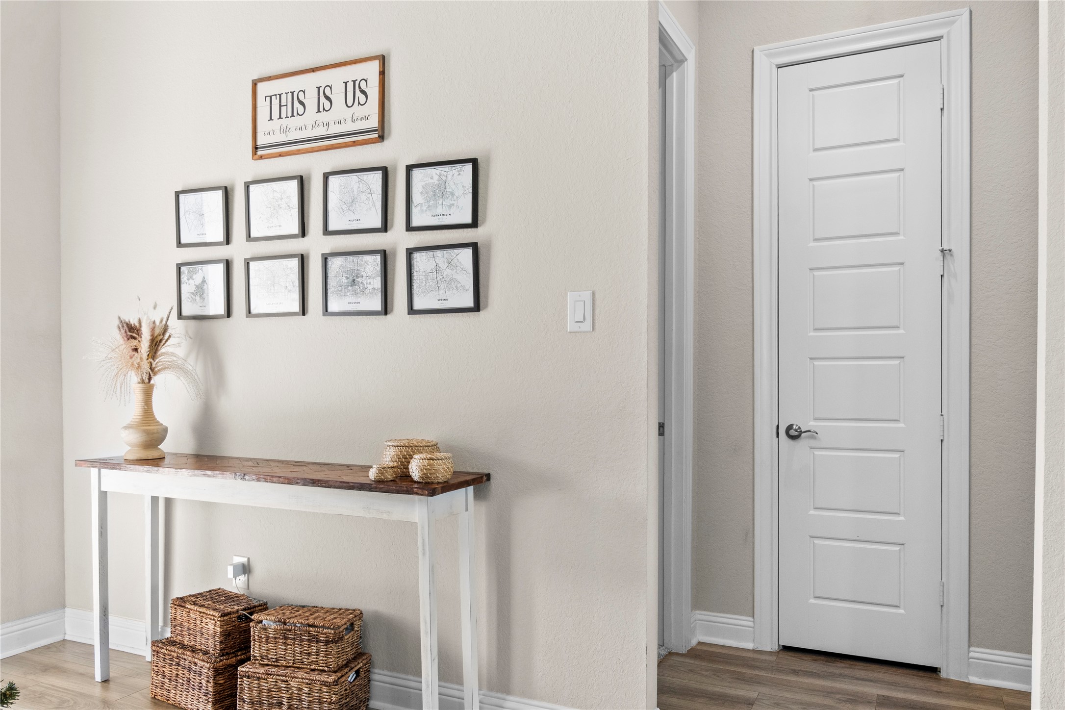 7518 Windsong Bend Road Spring, TX 77379 - Photo 7 of 49 a view of hallway that has closet