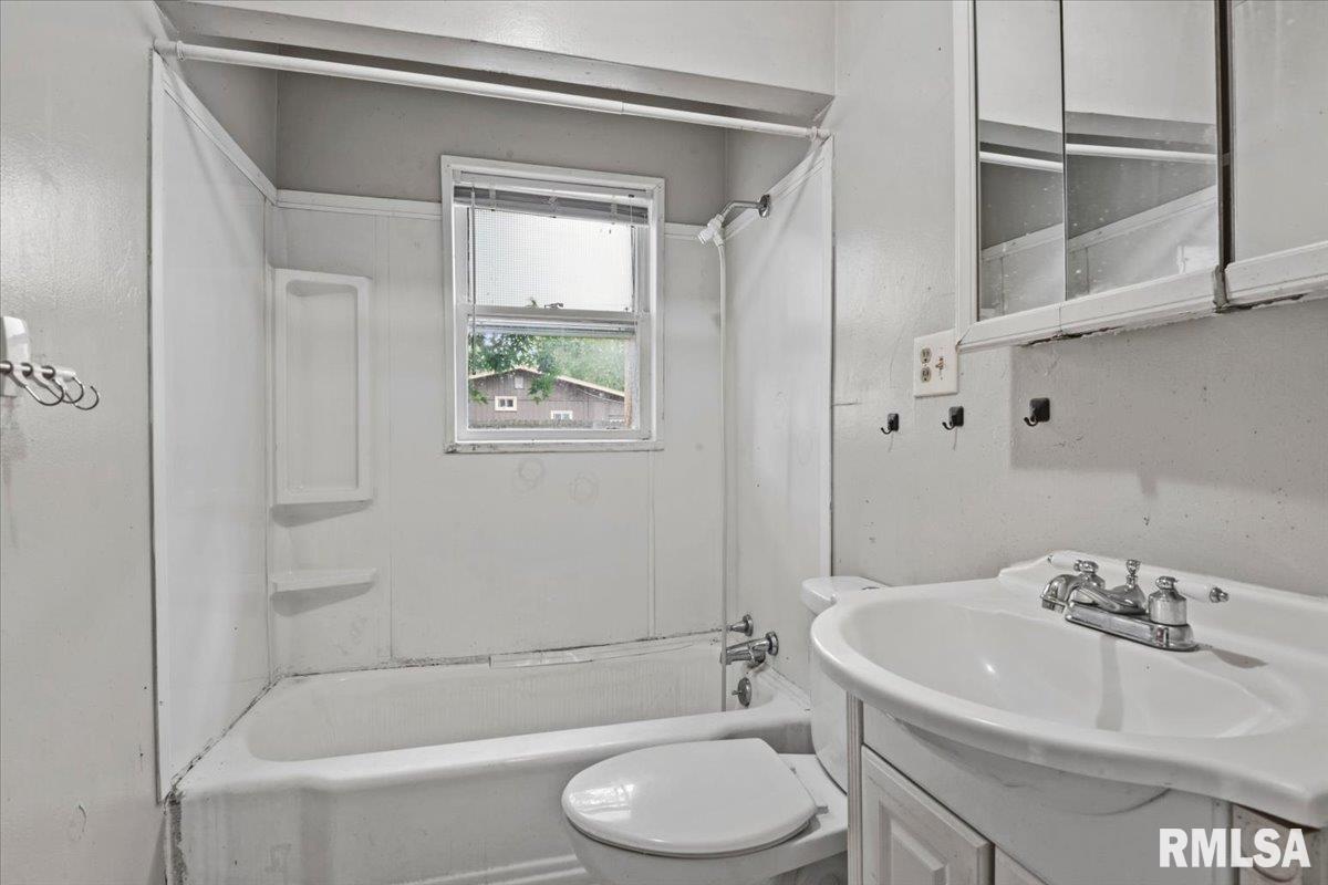 3245 South 2nd Street Springfield, IL 62703 - Photo 14 of 38 Gallery Image 14