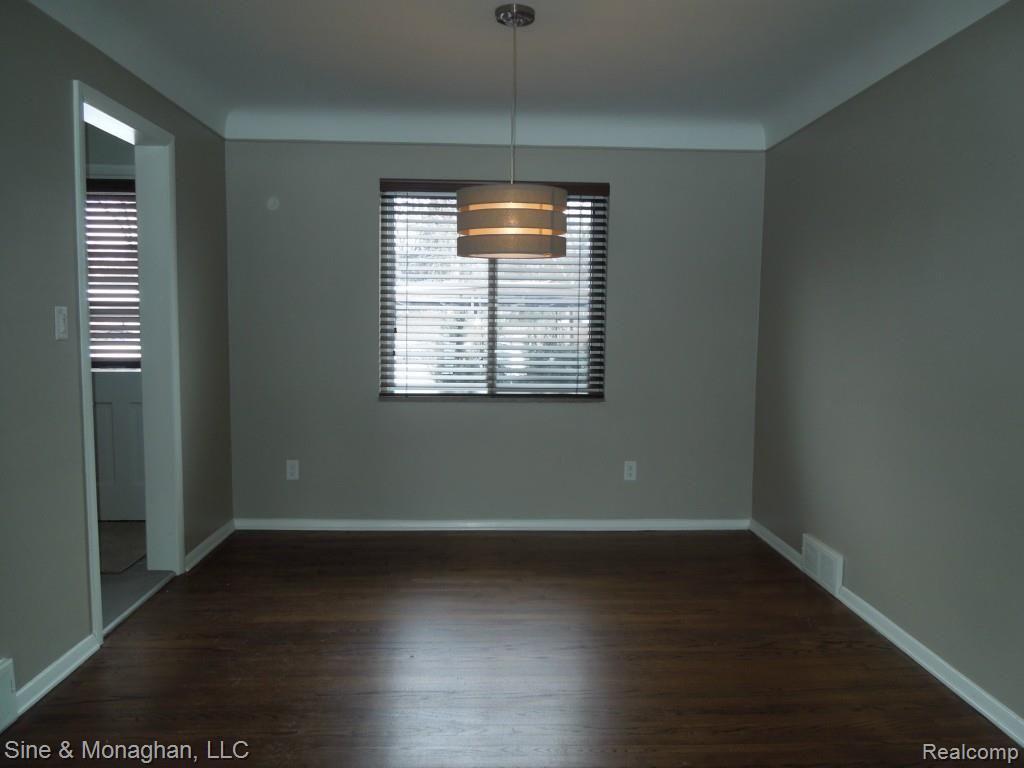 931 North Adams Road, Unit 8 Birmingham, MI 48009 - Photo 5 of 24