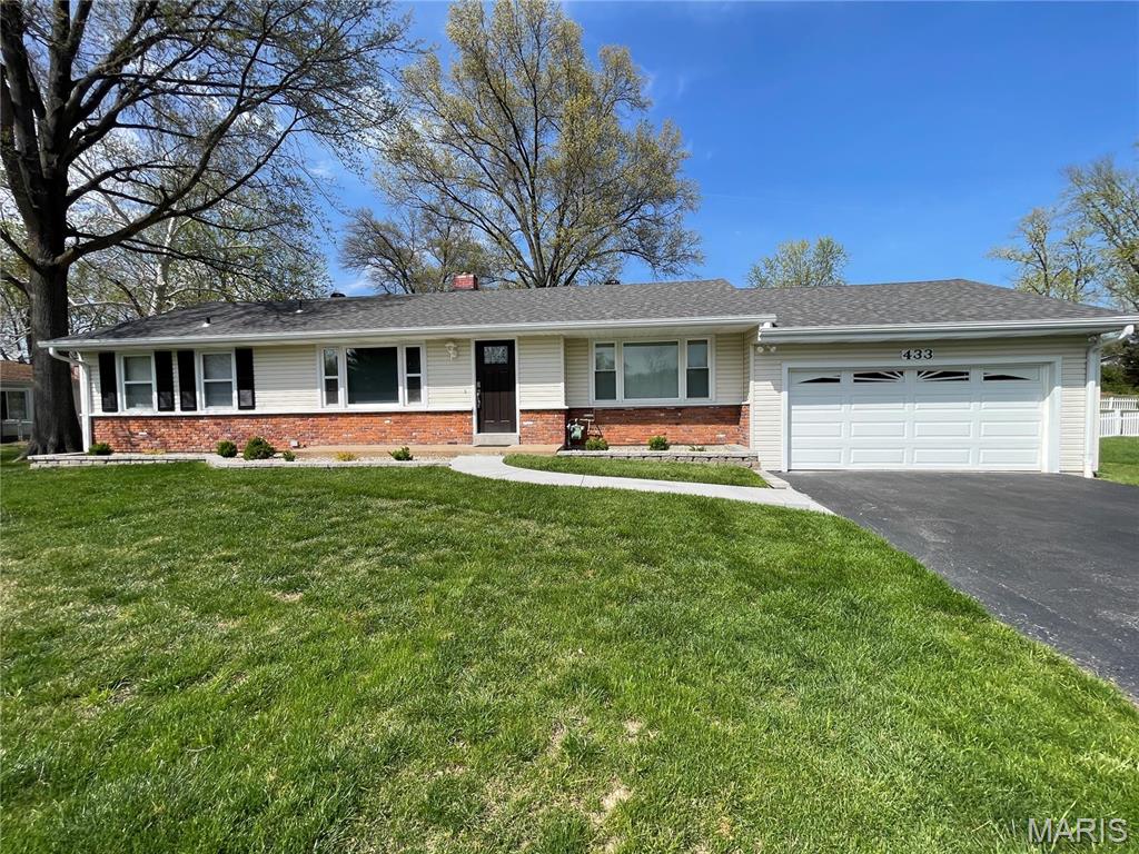 433 Essen Lane Ballwin, MO 63021 - Photo 4 of 38