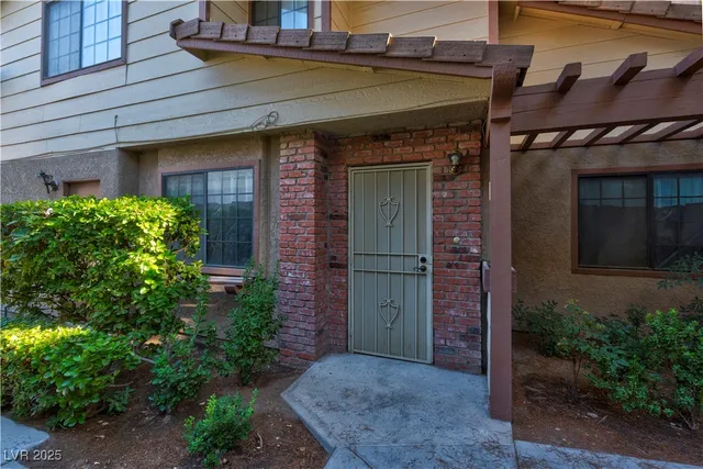 $1,800 | 3280 Dayflower Street, Unit 1, Las Vegas, NV 89121