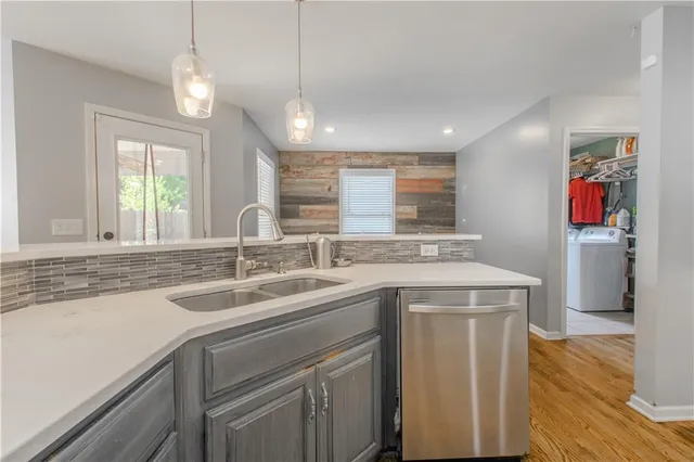 $319,900 | 2500 Twin Oaks Drive, Harrisonville, MO 64701