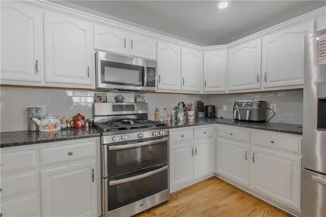 $319,900 | 2500 Twin Oaks Drive, Harrisonville, MO 64701