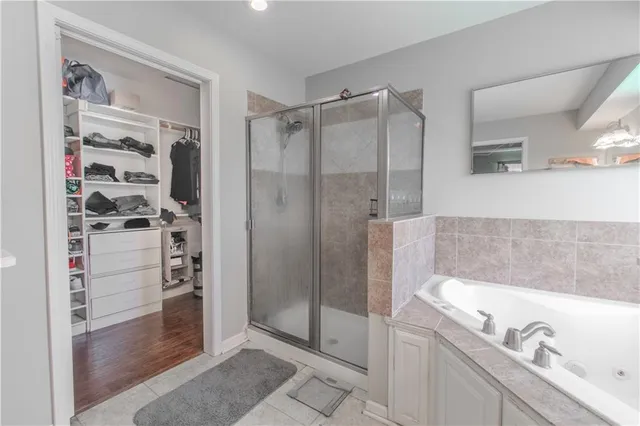 $319,900 | 2500 Twin Oaks Drive, Harrisonville, MO 64701