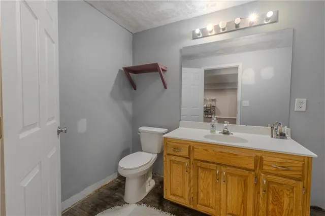 $319,900 | 2500 Twin Oaks Drive, Harrisonville, MO 64701