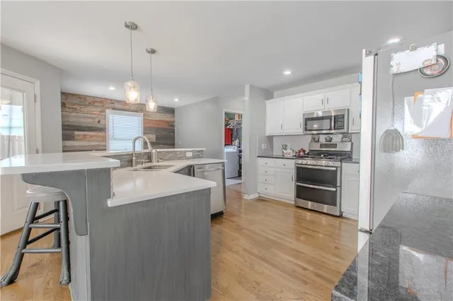 $319,900 | 2500 Twin Oaks Drive, Harrisonville, MO 64701