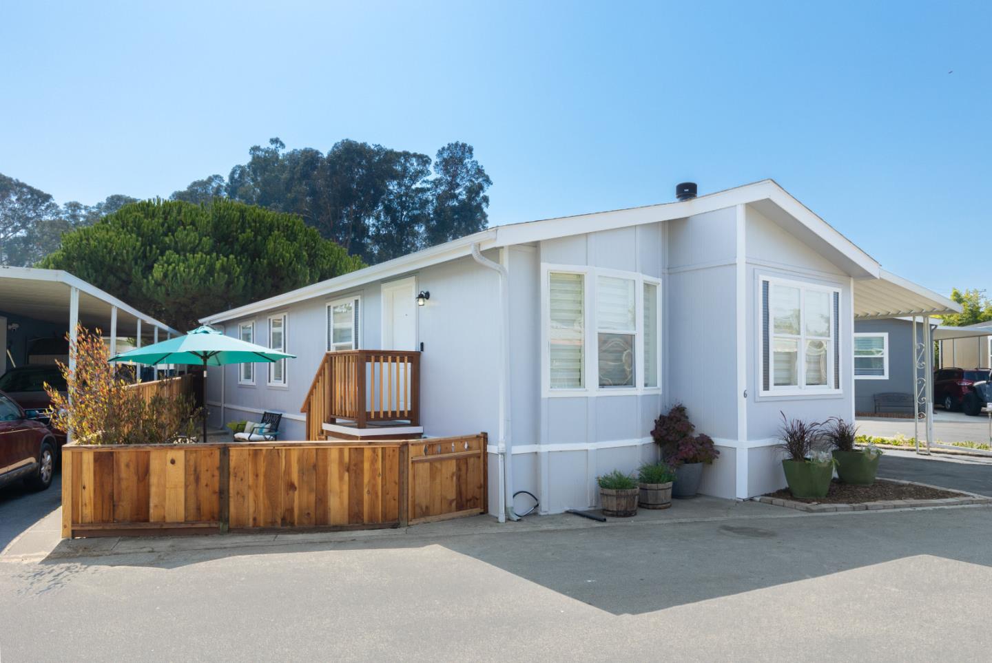 2546 Capitola Road, Unit 6 Santa Cruz, CA 95062 - Photo 2 of 40 a view of a house with a outdoor space