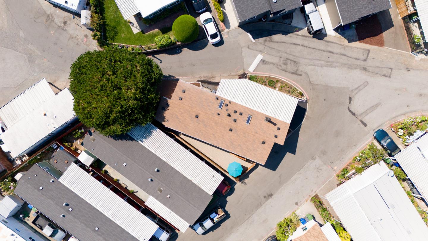 2546 Capitola Road, Unit 6 Santa Cruz, CA 95062 - Photo 35 of 40 an aerial view of a residential houses with yard