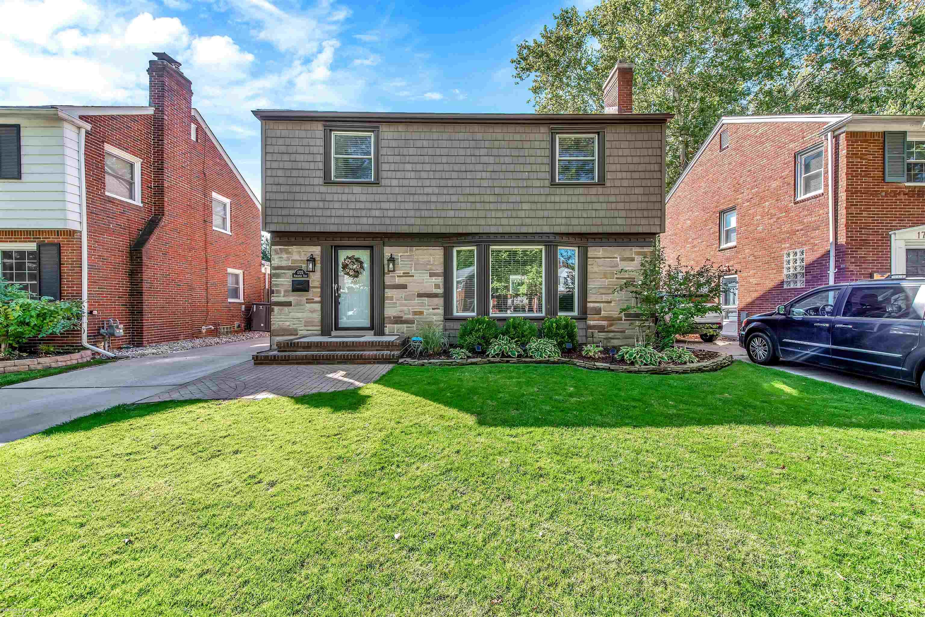 1725 Newcastle Road Grosse Pointe Woods, MI 48236 - Photo 37 of 37