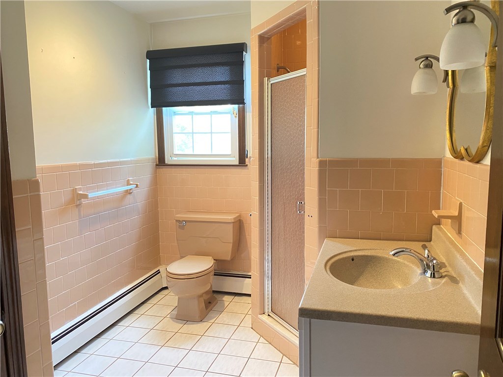 446 Budlong Road Cranston, RI 02920 - Photo 16 of 32