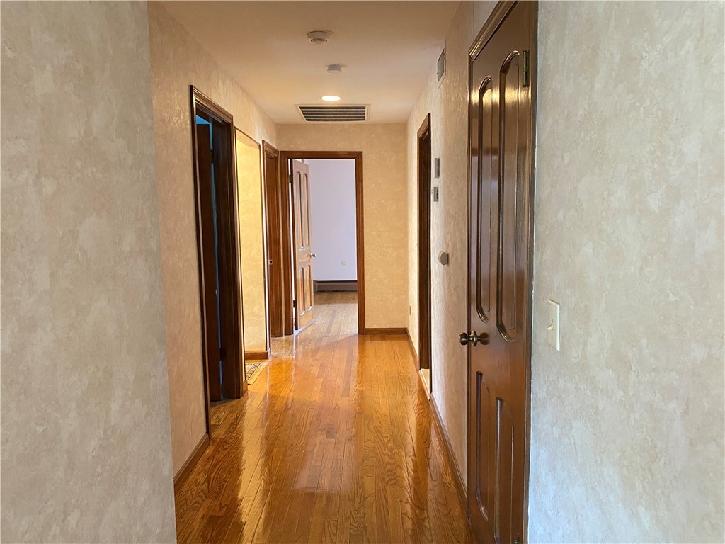 446 Budlong Road Cranston, RI 02920 - Photo 17 of 32