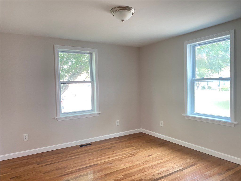 446 Budlong Road Cranston, RI 02920 - Photo 22 of 32