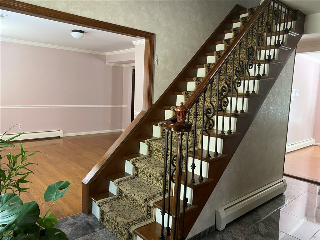 446 Budlong Road Cranston, RI 02920 - Photo 8 of 32