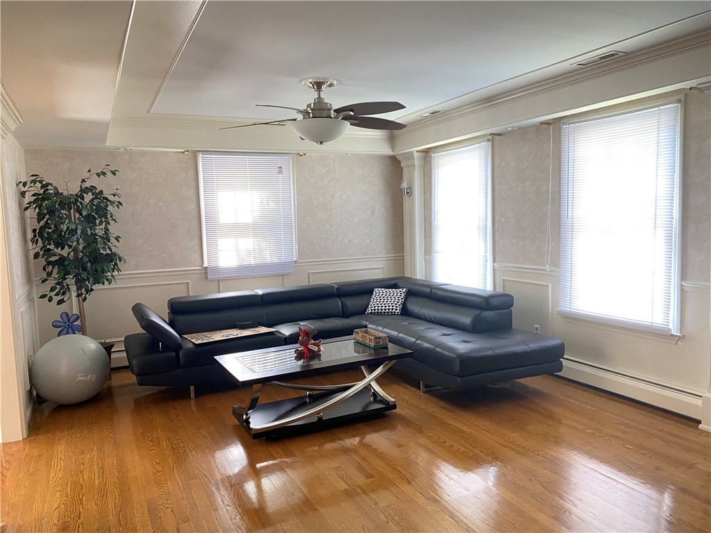 446 Budlong Road Cranston, RI 02920 - Photo 10 of 32